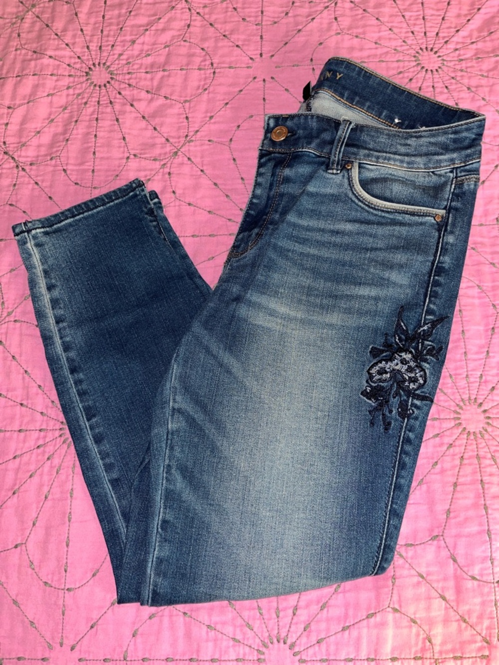White House Black Market Blue Skinny cropped Jeans with Floral Embroidery - Picture 2 of 7
